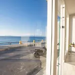 Sea Side Apartment