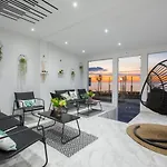 Apartment Sea Side