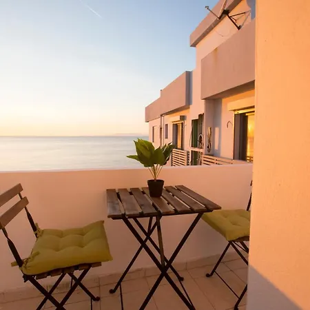 Sea Side Apartment *