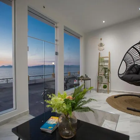 Sea Side Apartment